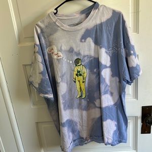 Astroworld astronaut tee travis scott. XL BLUE